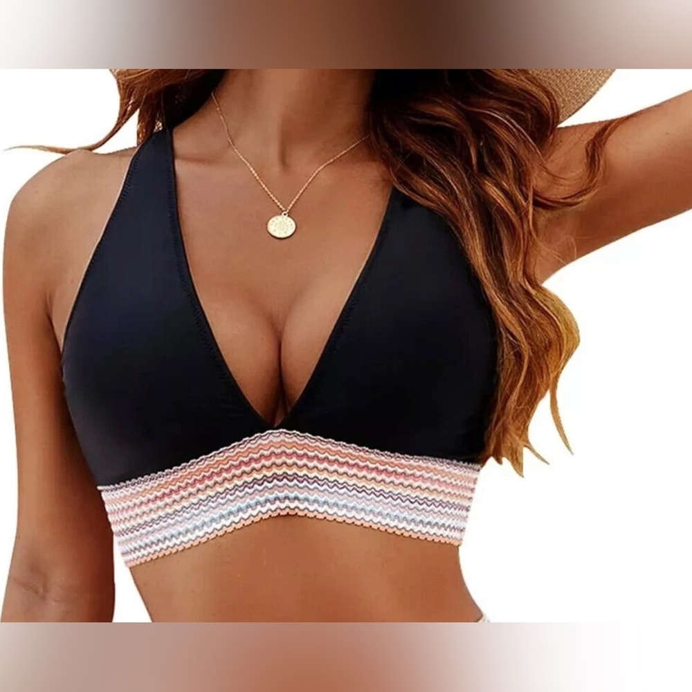 Blooming Jelly Womens Bikini Top Black Medium Textured Hem Vneck Swim Wear NEW